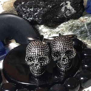 Skull cufflinks